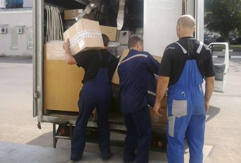Заказать отдельную газель для транспортировки вещей : Домашние вещи в коробках из Тюмени в Москву