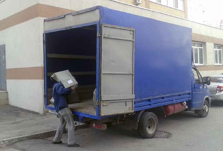 Заказ отдельного автомобиля для доставки личныx вещей : Банкетка из Тюмени в Москву